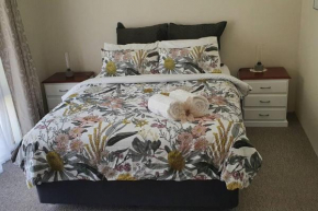 Beautiful Falcon Bay - B & B Accommodation, Wannanup